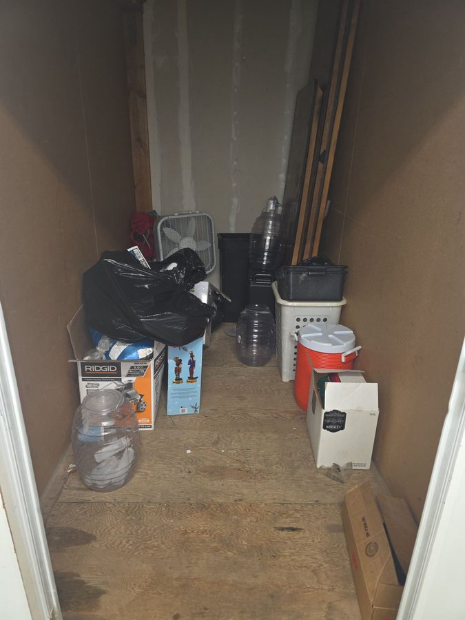 5 x 10 storage unit in Oakland, CA