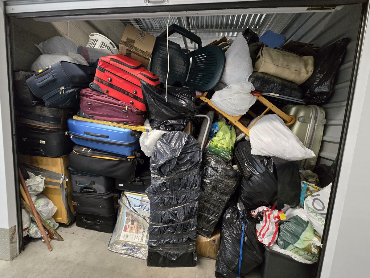 10 x 10 storage unit in Van Nuys, CA