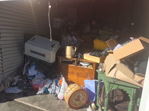 10 x 10 storage unit in Pinole, CA