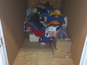 5 x 10 storage unit in Pinole, CA