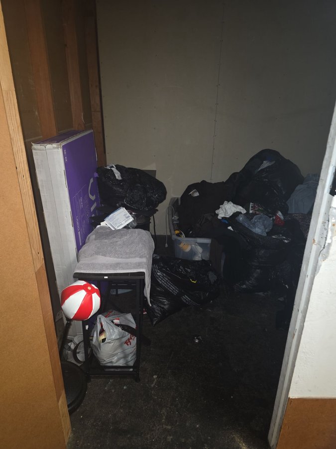 8 x 8 storage unit in Alameda, CA
