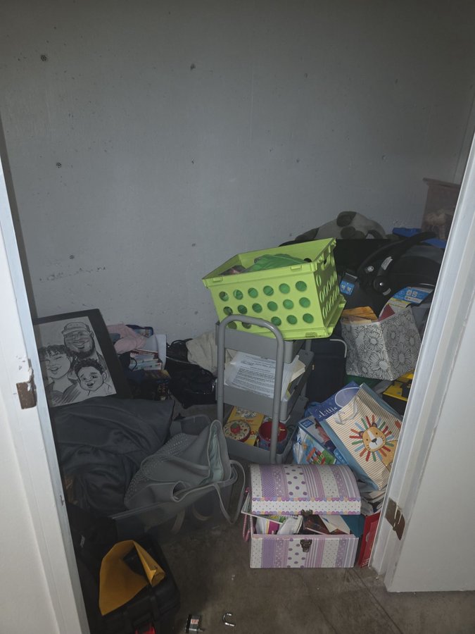 5 x 10 storage unit in Pinole, CA