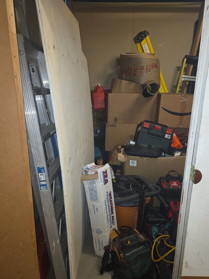 8 x 10 storage unit in Alameda, CA