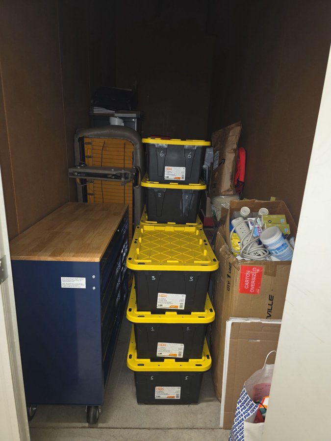 5 x 15 storage unit in Pinole, CA