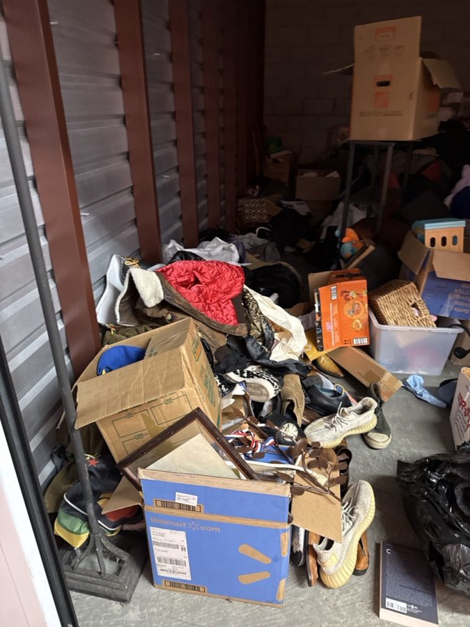 10 x 20 storage unit in San Pablo, CA