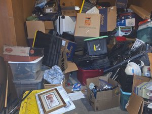 10 x 15 storage unit in Pinole, CA