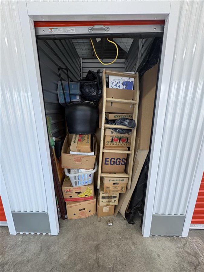 5 x 10 storage unit in Honolulu, HI