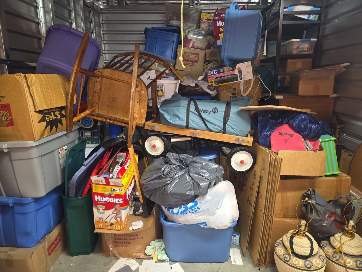 10 x 10 storage unit in Berkeley, CA