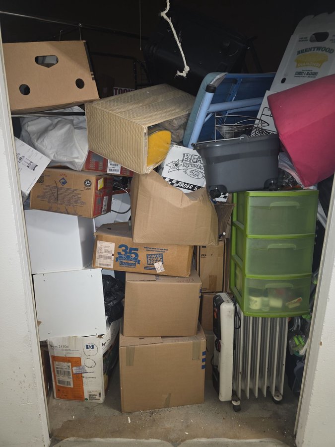 10 x 10 storage unit in Alameda, CA