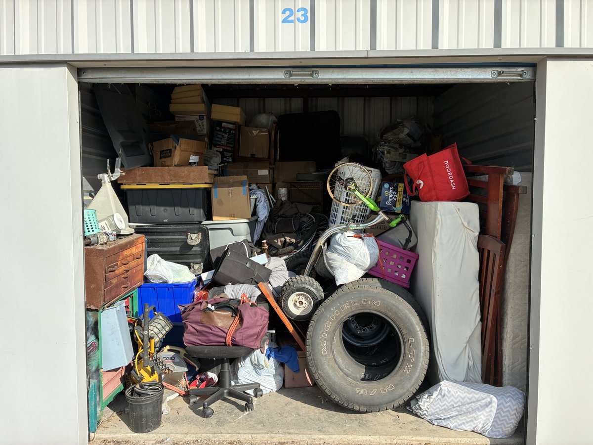 10 x 10 storage unit in Kemp, TX