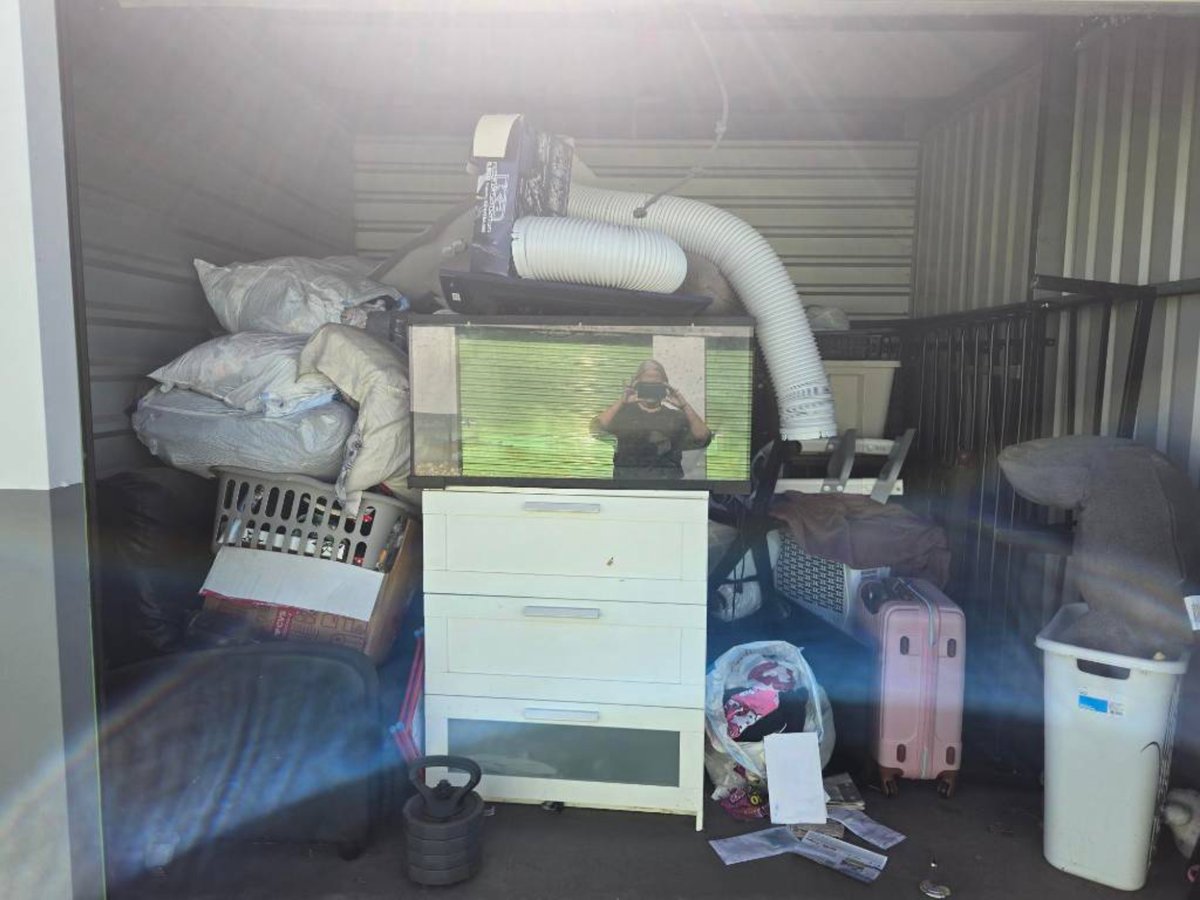 10 x 10 storage unit in Manteca, CA