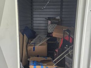 10 x 10 storage unit in Manteca, CA