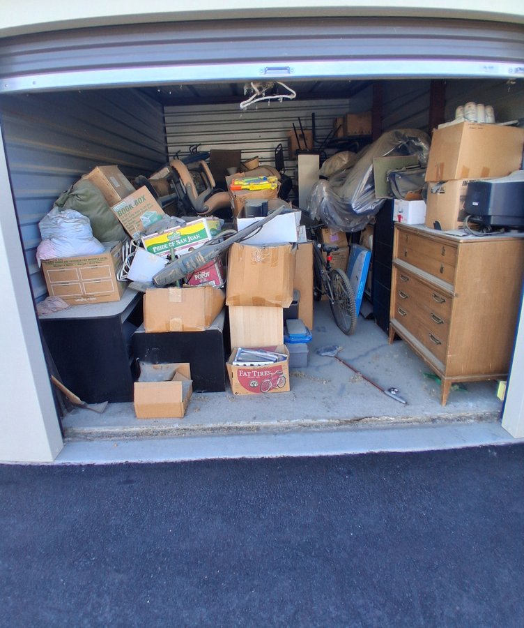 10 x 15 storage unit in Reno, NV