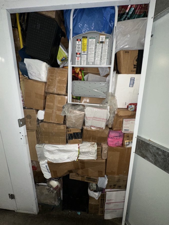 5 x 10 storage unit in Panorama City, CA