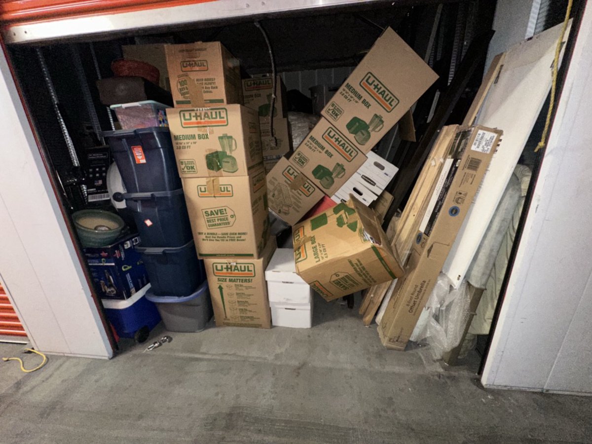 10 x 13 storage unit in Panorama City, CA