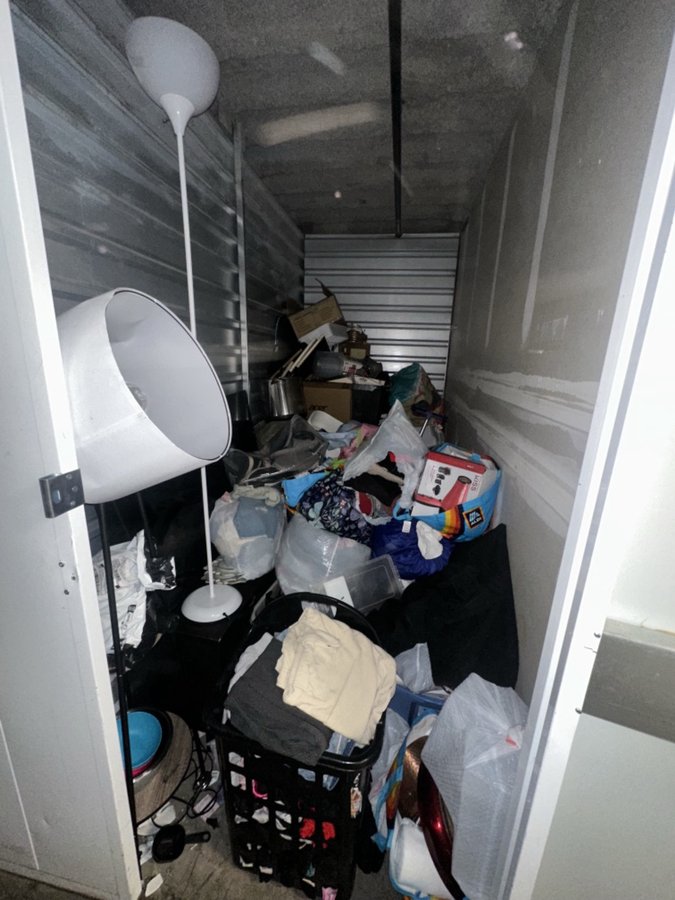 5 x 10 storage unit in Panorama City, CA