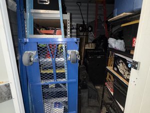 10 x 10 storage unit in Panorama City, CA