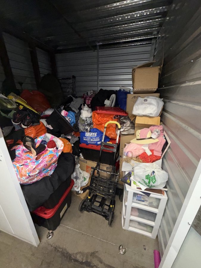 10 x 10 storage unit in Panorama City, CA