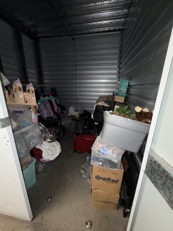 10 x 10 storage unit in Panorama City, CA