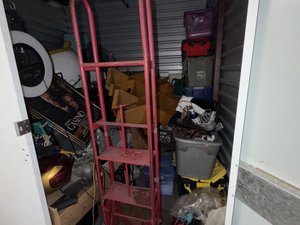 10 x 10 storage unit in Panorama City, CA