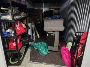 7 x 13 storage unit in Honolulu, HI