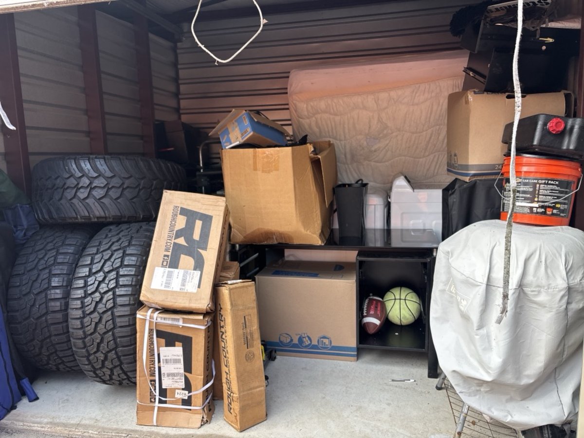 10 x 10 storage unit in South Daytona, FL