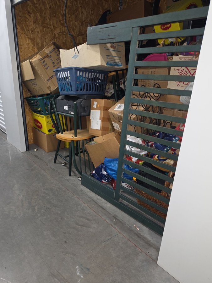 10 x 7 storage unit in Portland, OR