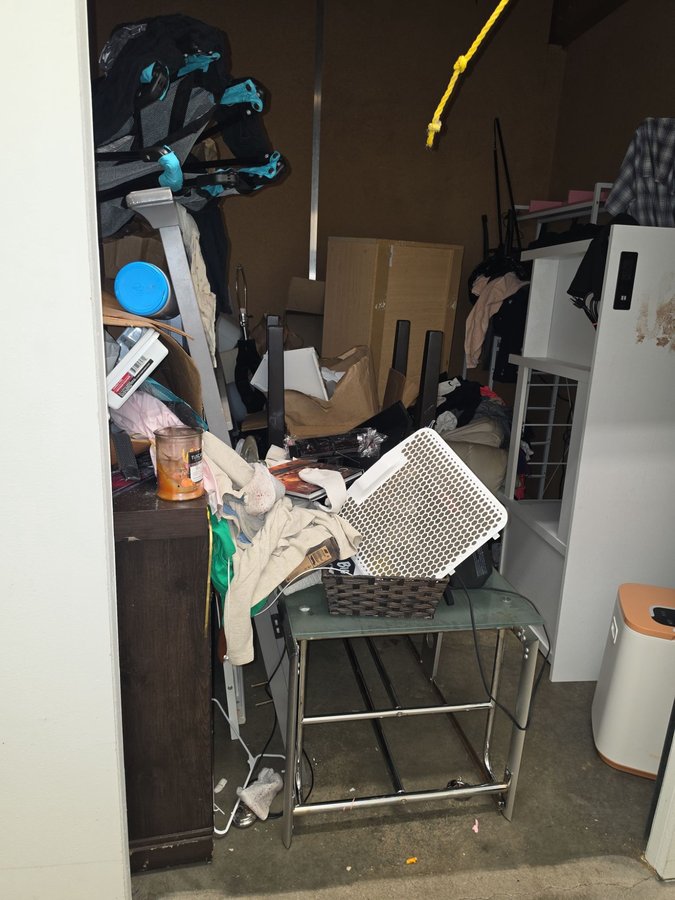 10 x 10 storage unit in Tigard, OR