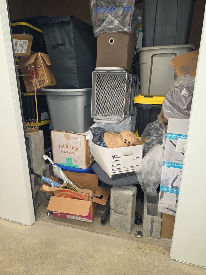 7 x 10 storage unit in Tigard, OR