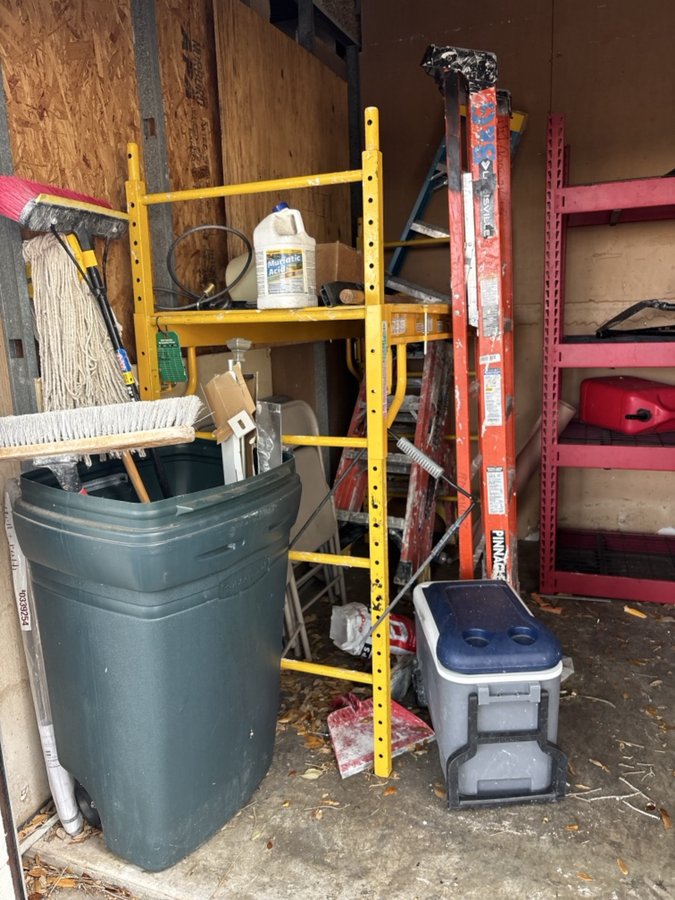 10 x 10 storage unit in Daytona Beach, FL