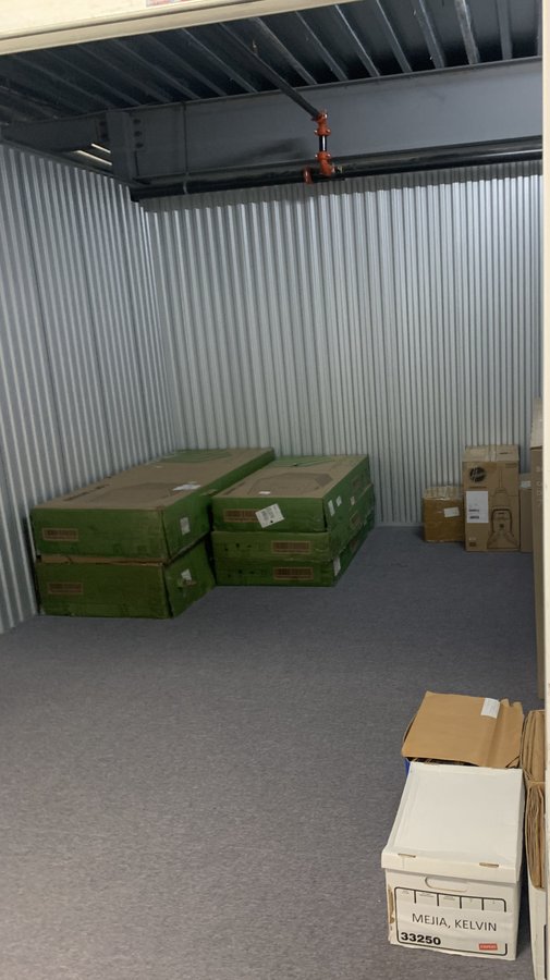 10 x 15 storage unit in Livingston, NJ