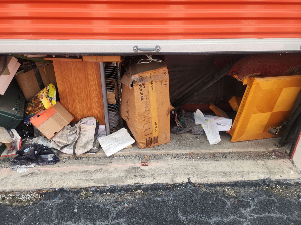 10 x 15 storage unit in Tampa, FL