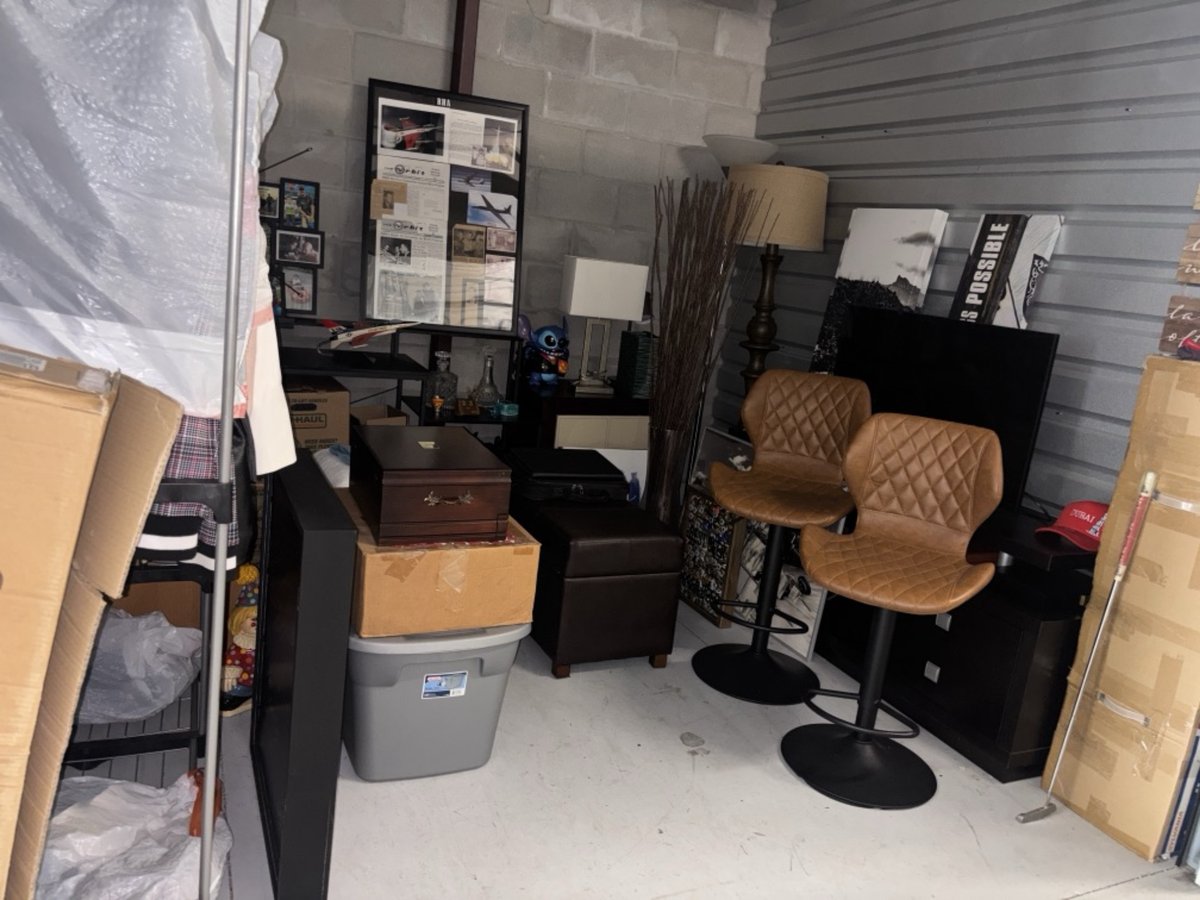 10 x 10 storage unit in Sanford, FL
