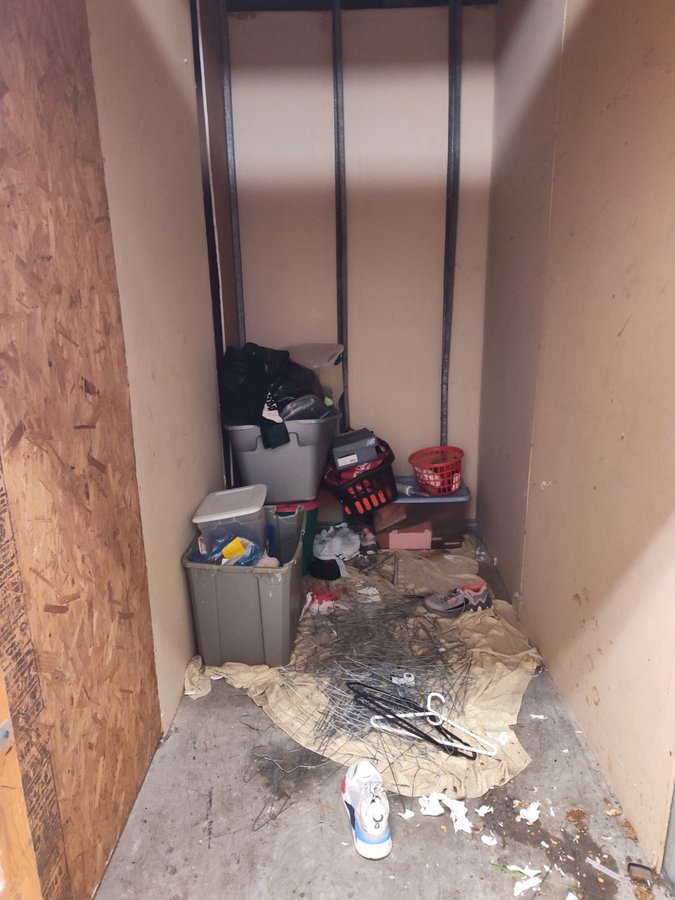 5 x 10 storage unit in Tampa, FL