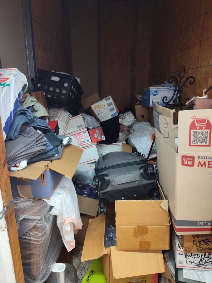 5 x 10 storage unit in Tampa, FL