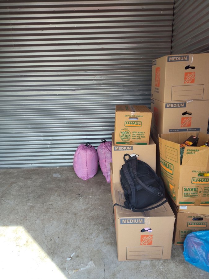 10 x 10 storage unit in Tampa, FL