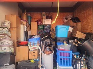 10 x 10 storage unit in Tampa, FL