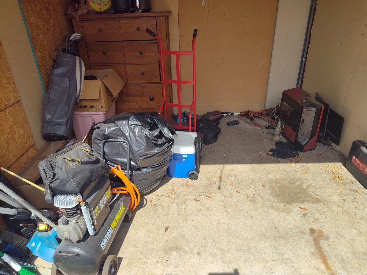 10 x 10 storage unit in Tampa, FL