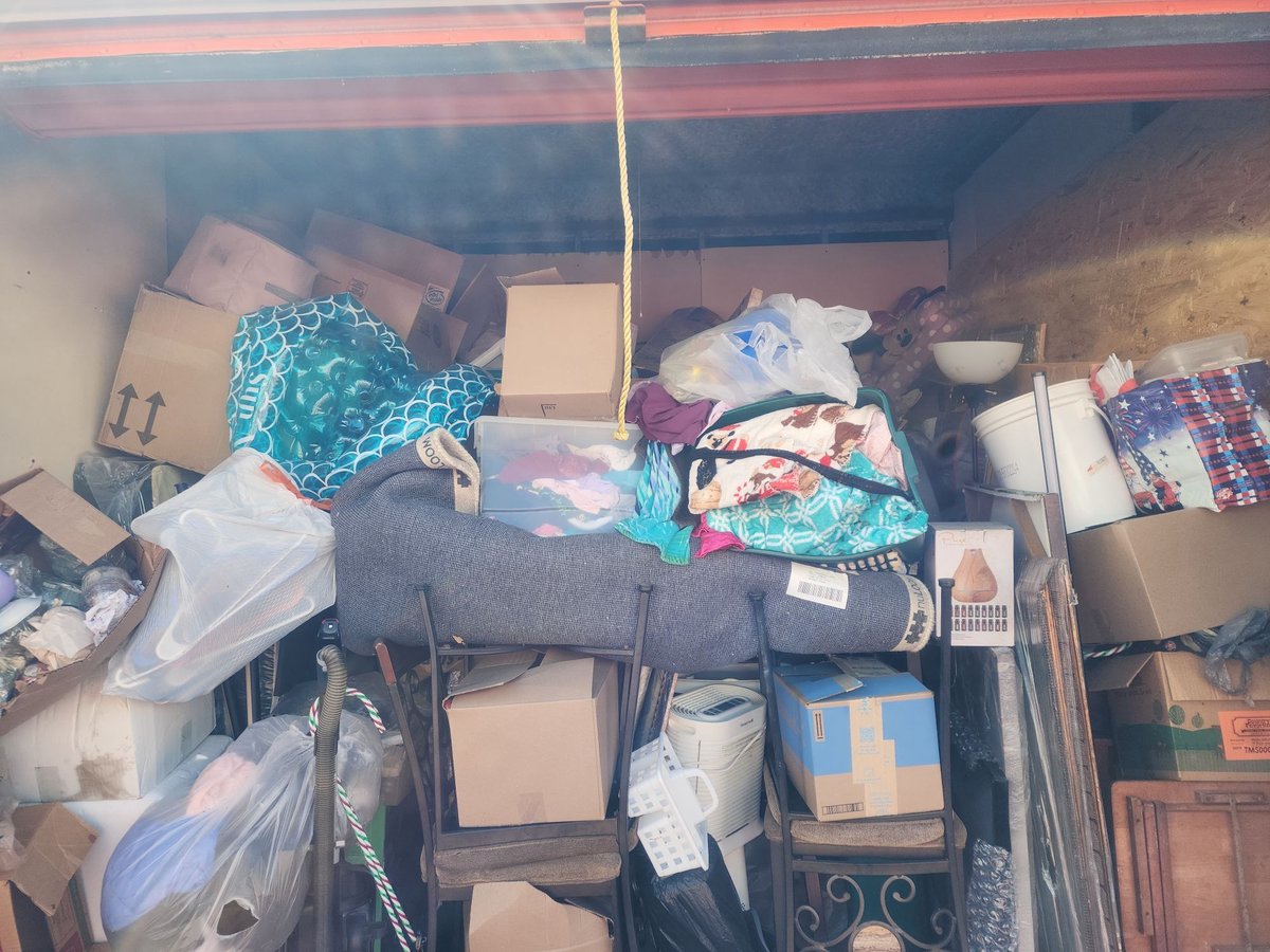 10 x 10 storage unit in Tampa, FL