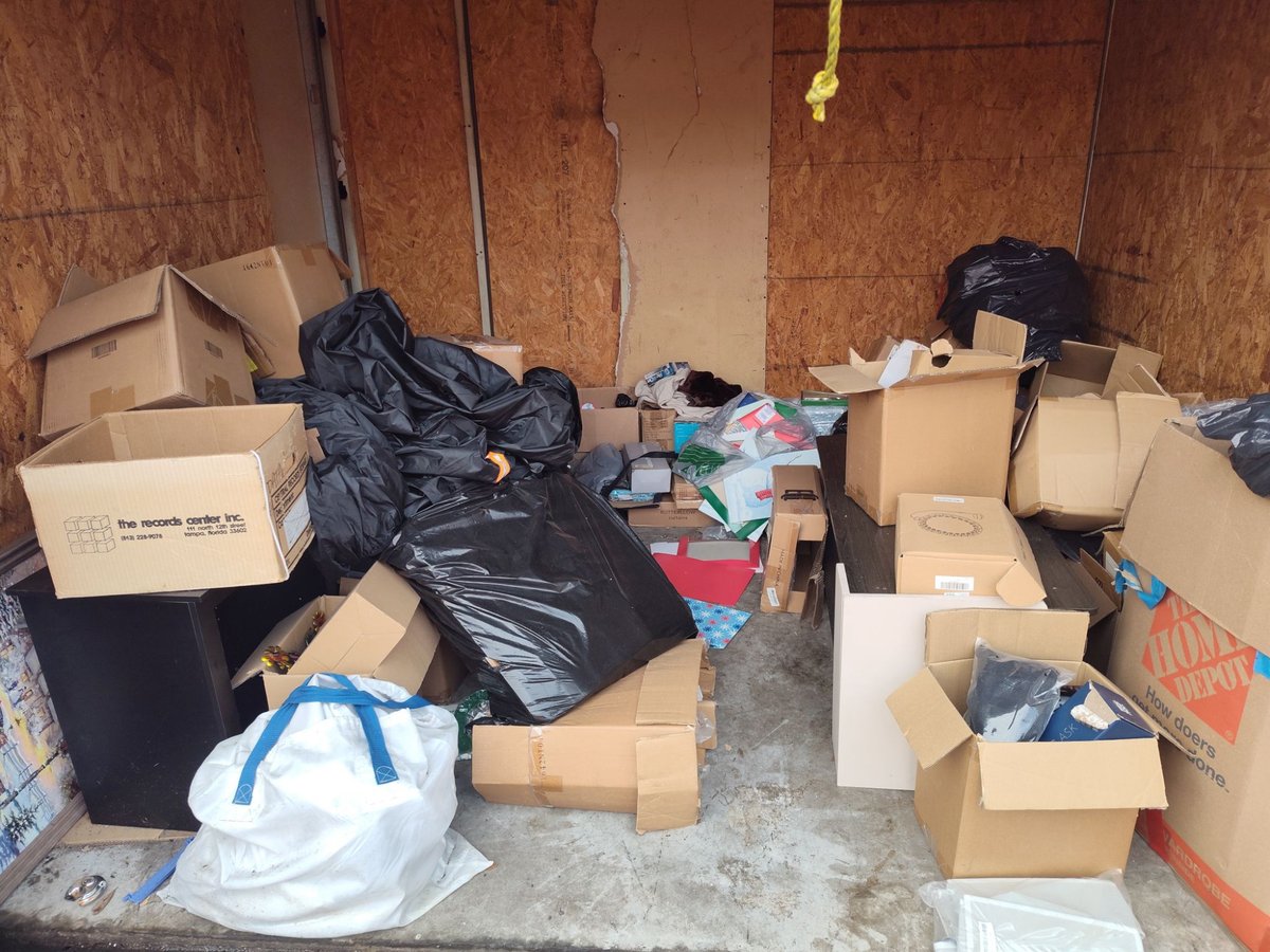 10 x 10 storage unit in Tampa, FL