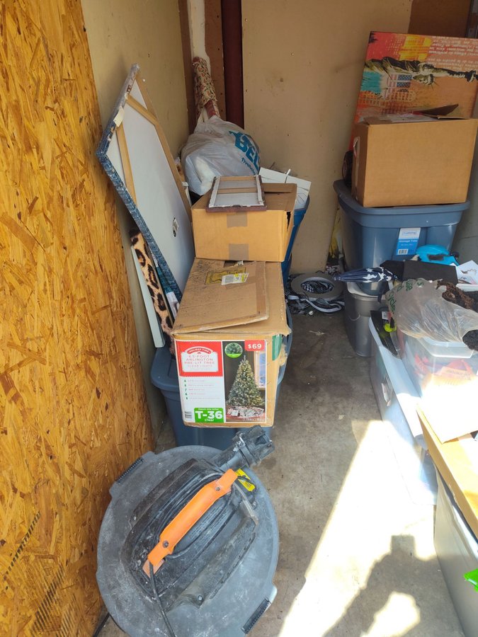5 x 10 storage unit in Tampa, FL