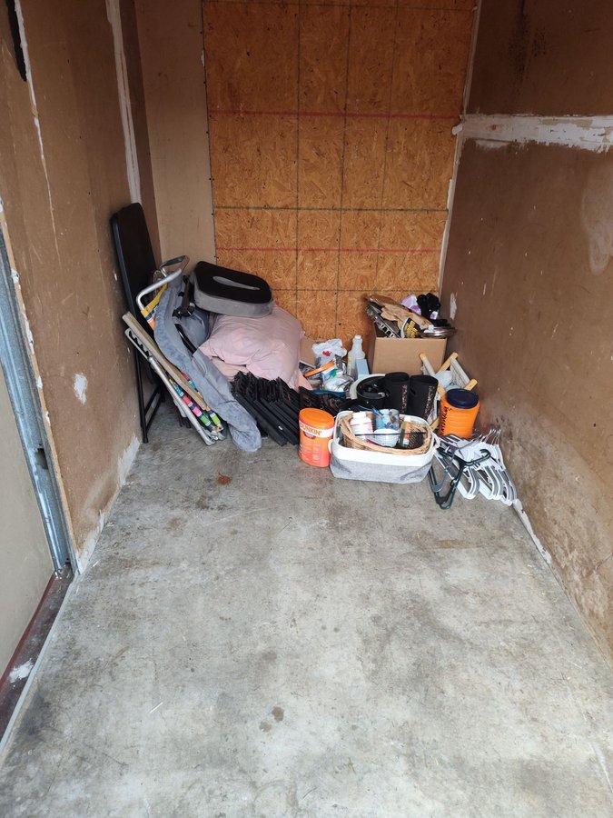 5 x 10 storage unit in Tampa, FL