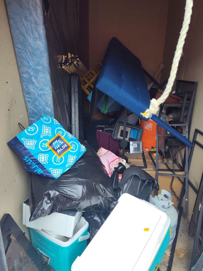 5 x 10 storage unit in Tampa, FL