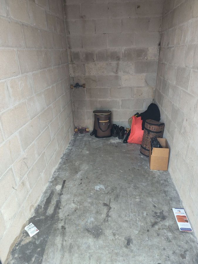 5 x 10 storage unit in Tampa, FL