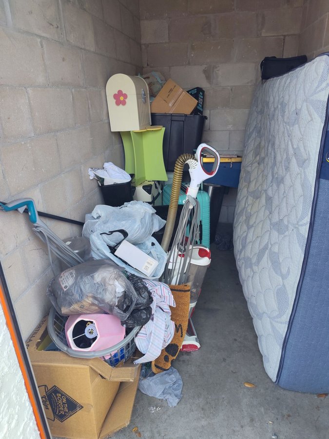 5 x 10 storage unit in Tampa, FL