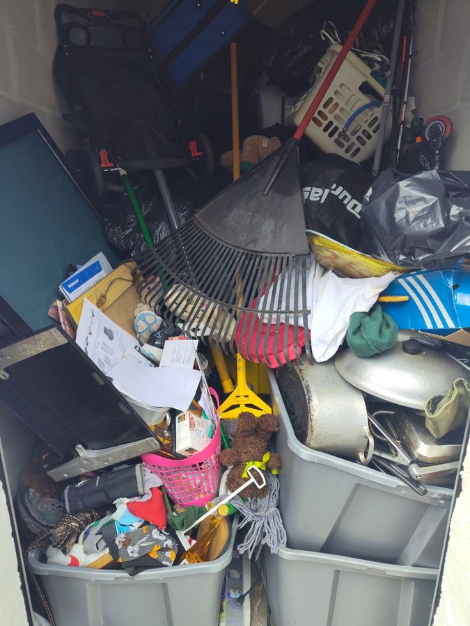 5 x 10 storage unit in Tampa, FL