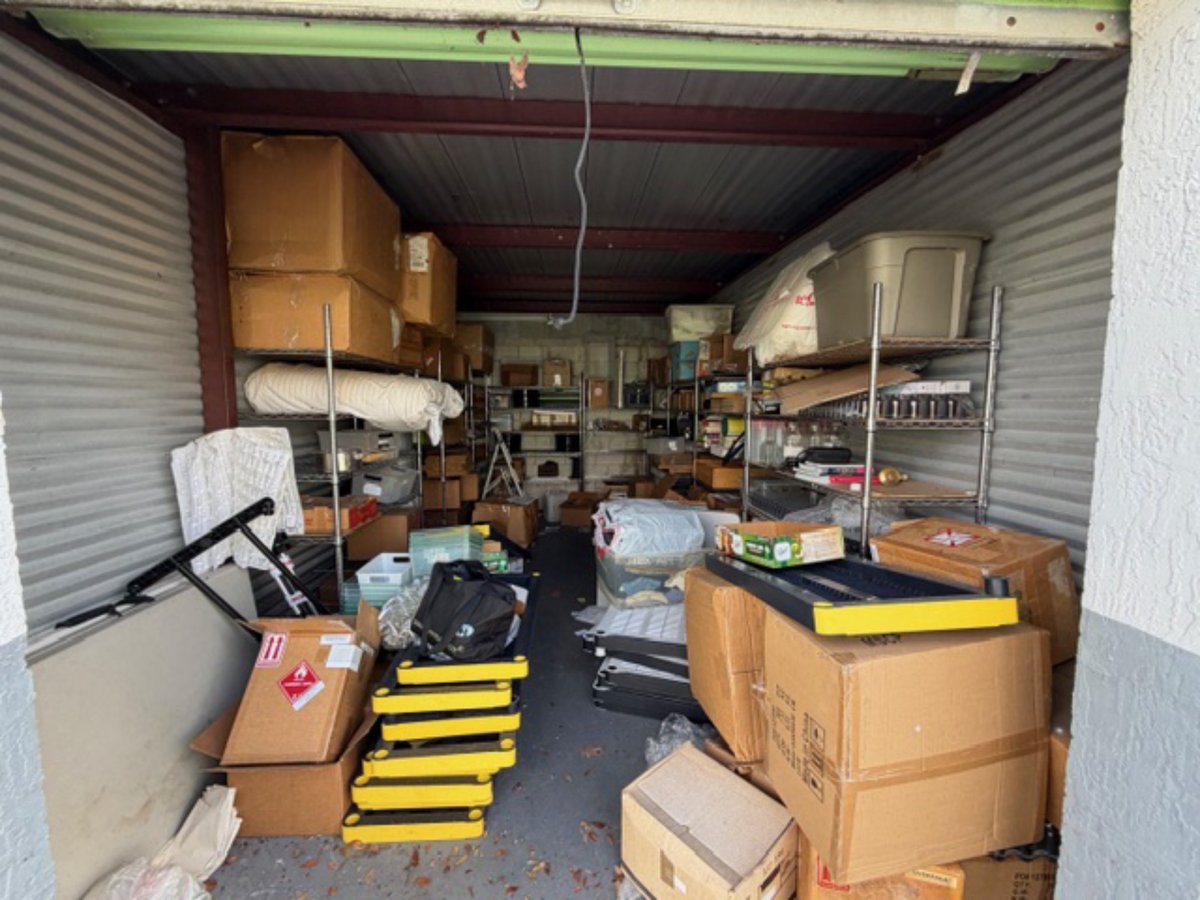 10 x 20 storage unit in West Palm Beach, FL