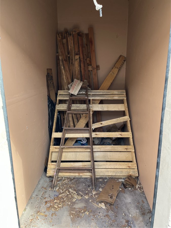 5 x 10 storage unit in Palm Harbor, FL
