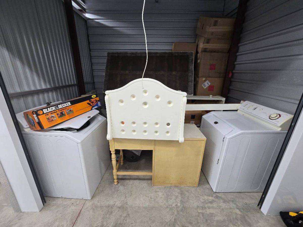 10 x 7 storage unit in Fishers, IN