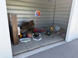 14 x 10 storage unit in Louisville, KY